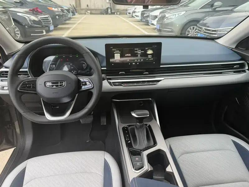 Geely Emgrand 2022 4th Generation 1.5L CVT Flagship Edition — миниатюра 7