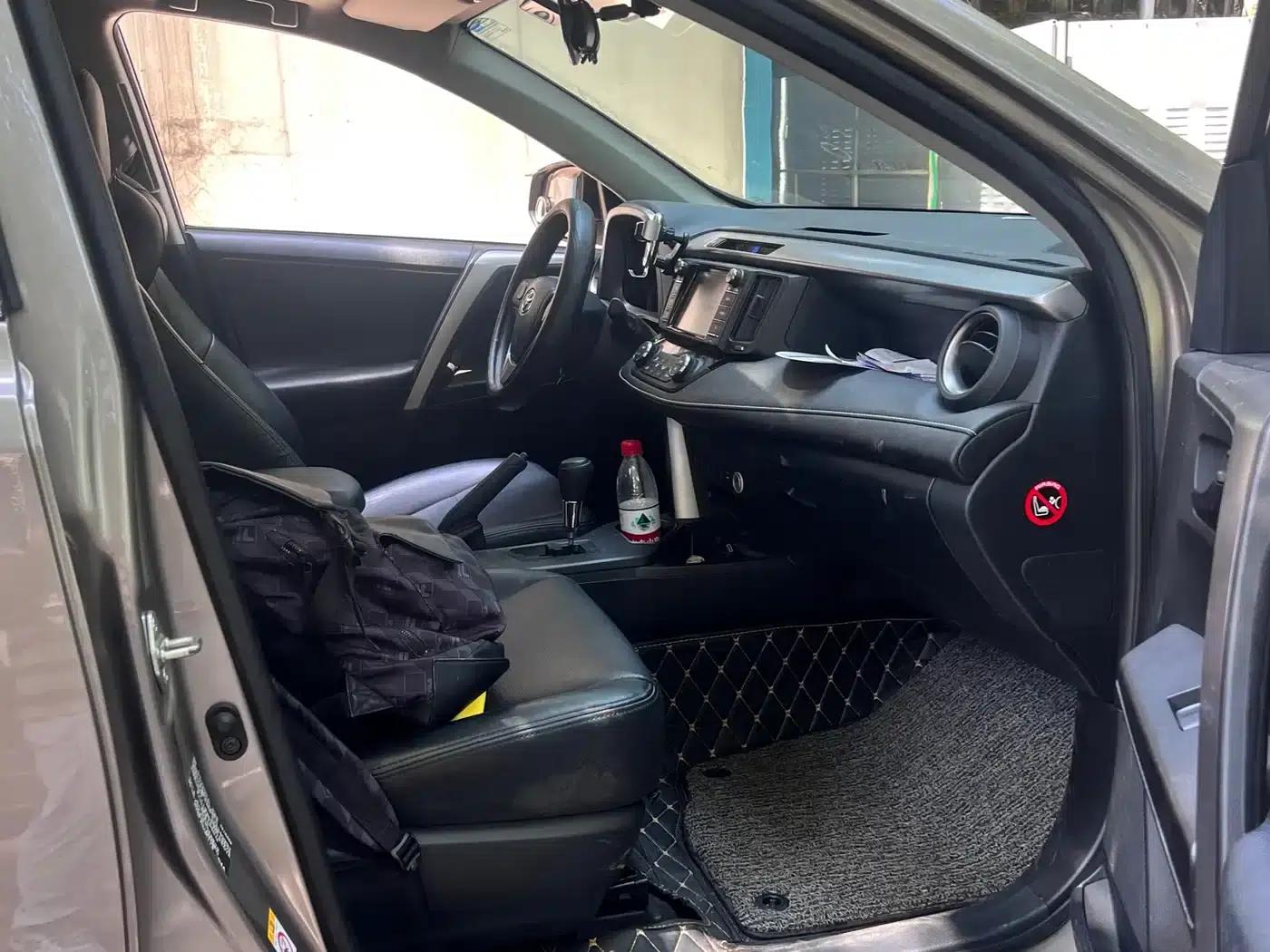 2018 RAV4 2.0L CVT 2WD Fashion X Edition — миниатюра 4