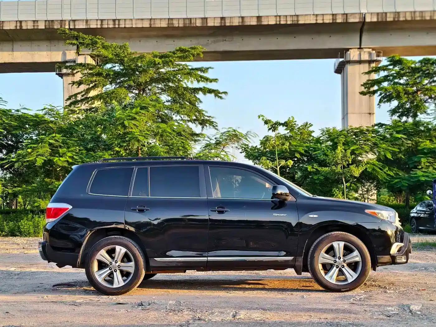 2012 Highlander 2.7L 2WD 7-seater Luxury Edition — миниатюра 4