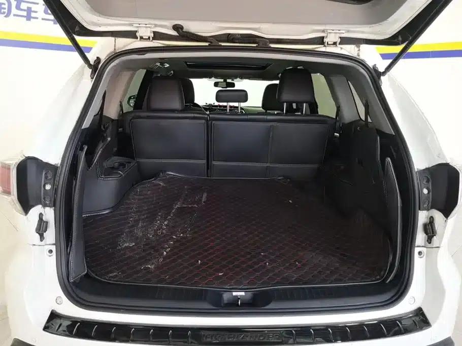 2017 Highlander 2.0T AWD Luxury 7-seater — миниатюра 4