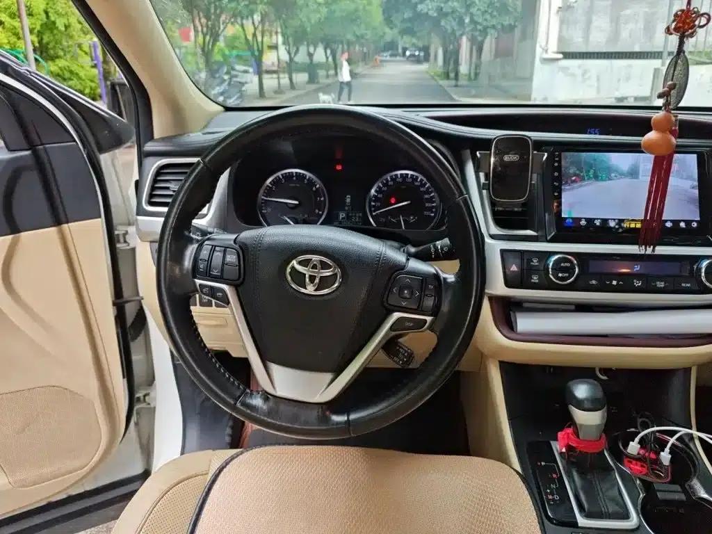 2015 Highlander 2.0T AWD Luxury 7-seater — миниатюра 3