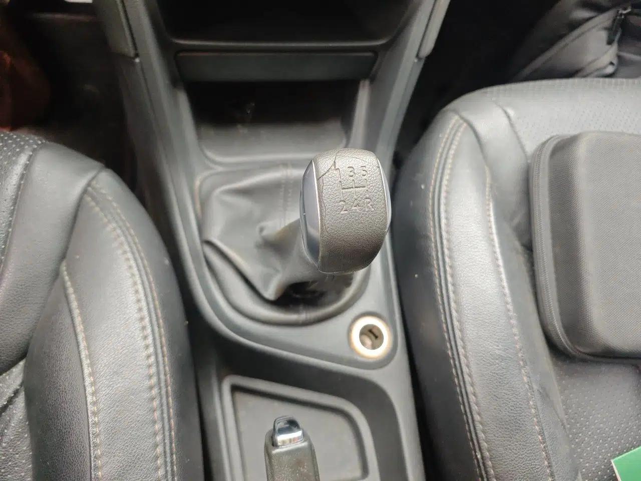 Peugeot 308 2014 Enjoy Edition Classic 1.6L Manual YouShang Model — миниатюра 14