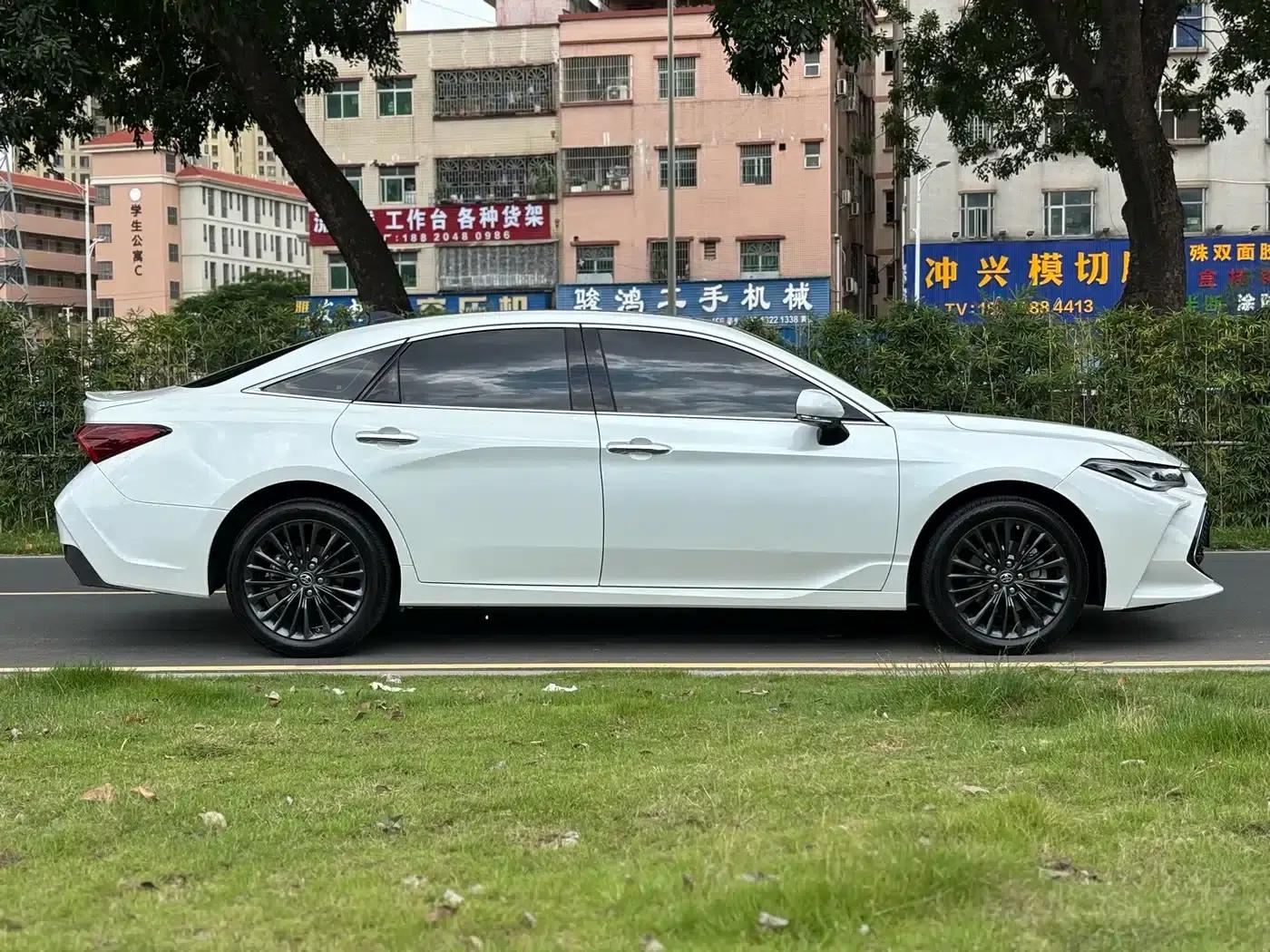 2022 Toyota Avalon 2.5L Touring Premium Edition — миниатюра 4
