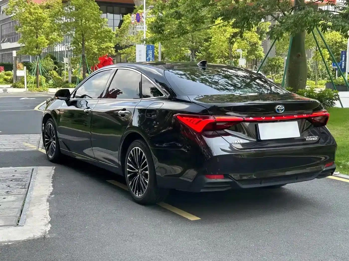 2019 Toyota Avalon Hybrid 2.5L Limited Flagship Edition (China V Emission Standard) — миниатюра 3