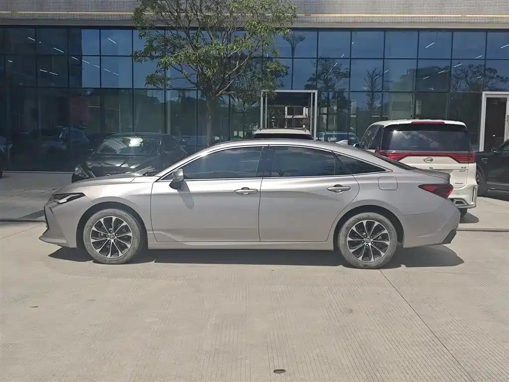 2023 Toyota Avalon 2.0L Premium Edition — миниатюра 3