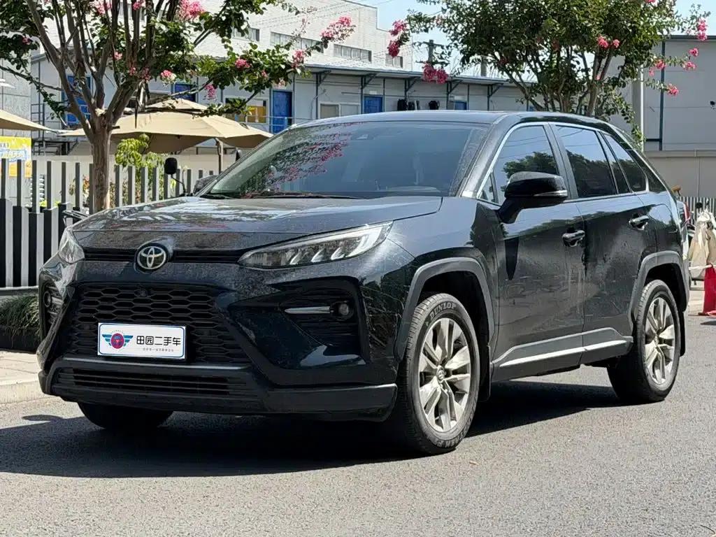 2022 Toyota RAV4 2.0L CVT 2WD Luxury Edition — миниатюра 1