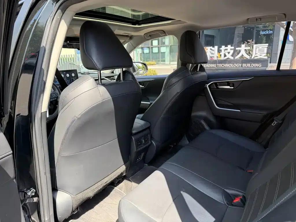 2022 Toyota RAV4 2.0L CVT 2WD Luxury Edition — миниатюра 11