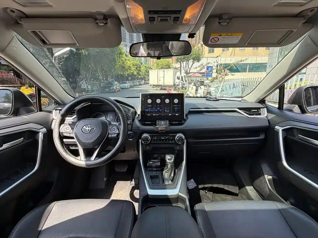 2022 Toyota RAV4 2.0L CVT 2WD Luxury Edition — миниатюра 13