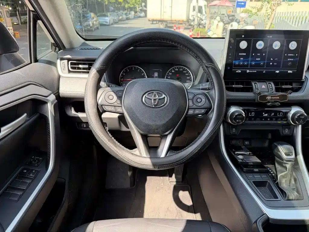 2022 Toyota RAV4 2.0L CVT 2WD Luxury Edition — миниатюра 14