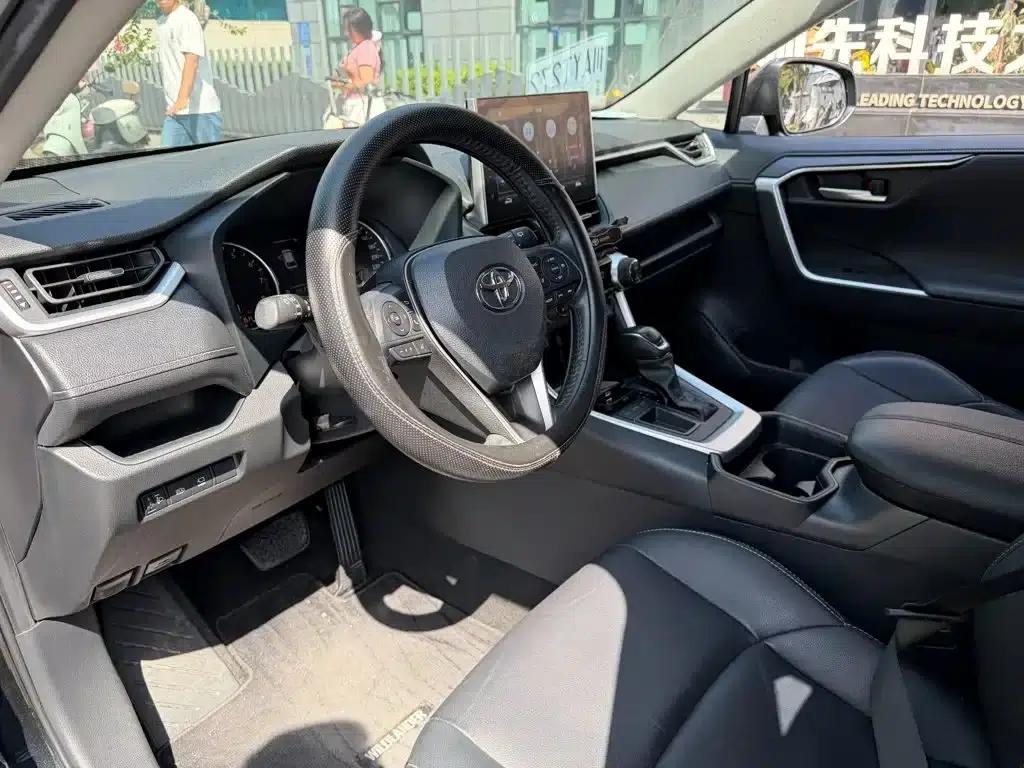 2022 Toyota RAV4 2.0L CVT 2WD Luxury Edition — миниатюра 7