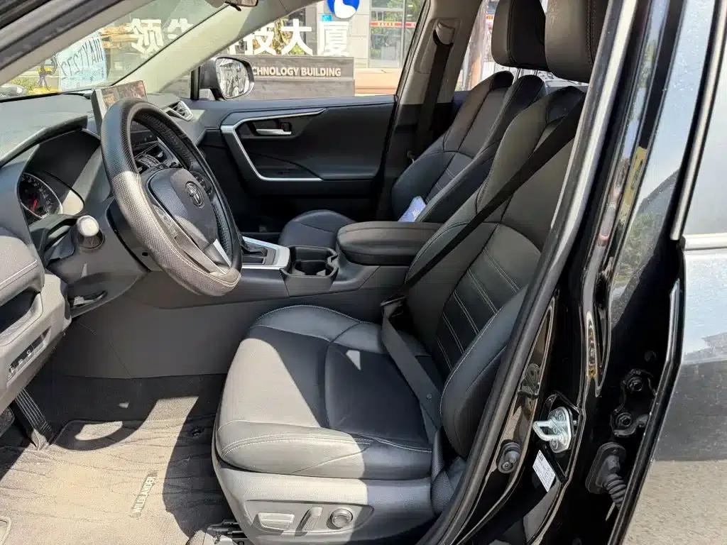 2022 Toyota RAV4 2.0L CVT 2WD Luxury Edition — миниатюра 8
