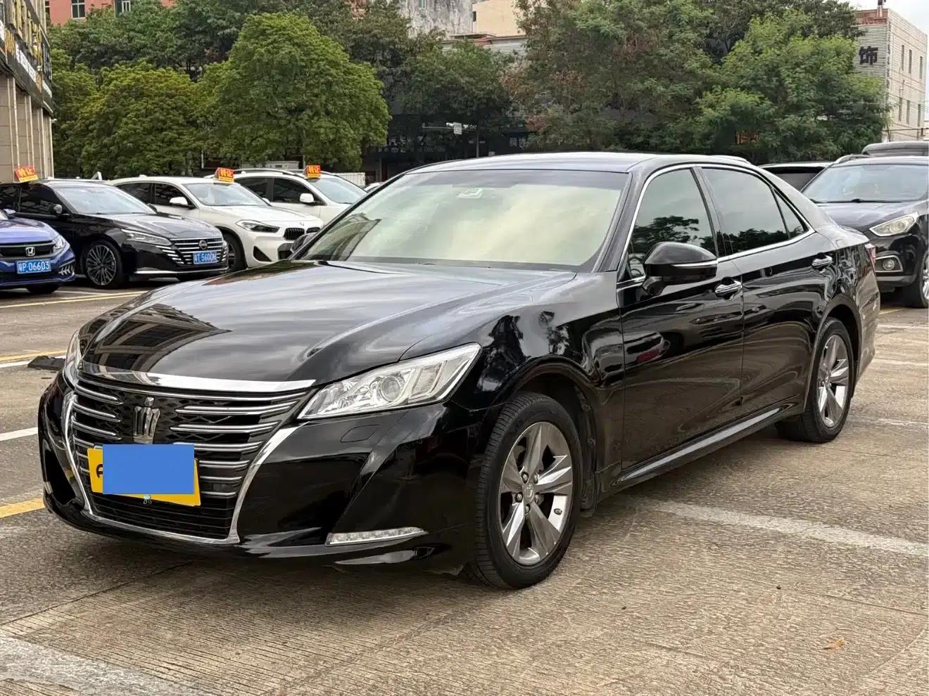 Crown 2015 2.5L Standard Edition — миниатюра 1