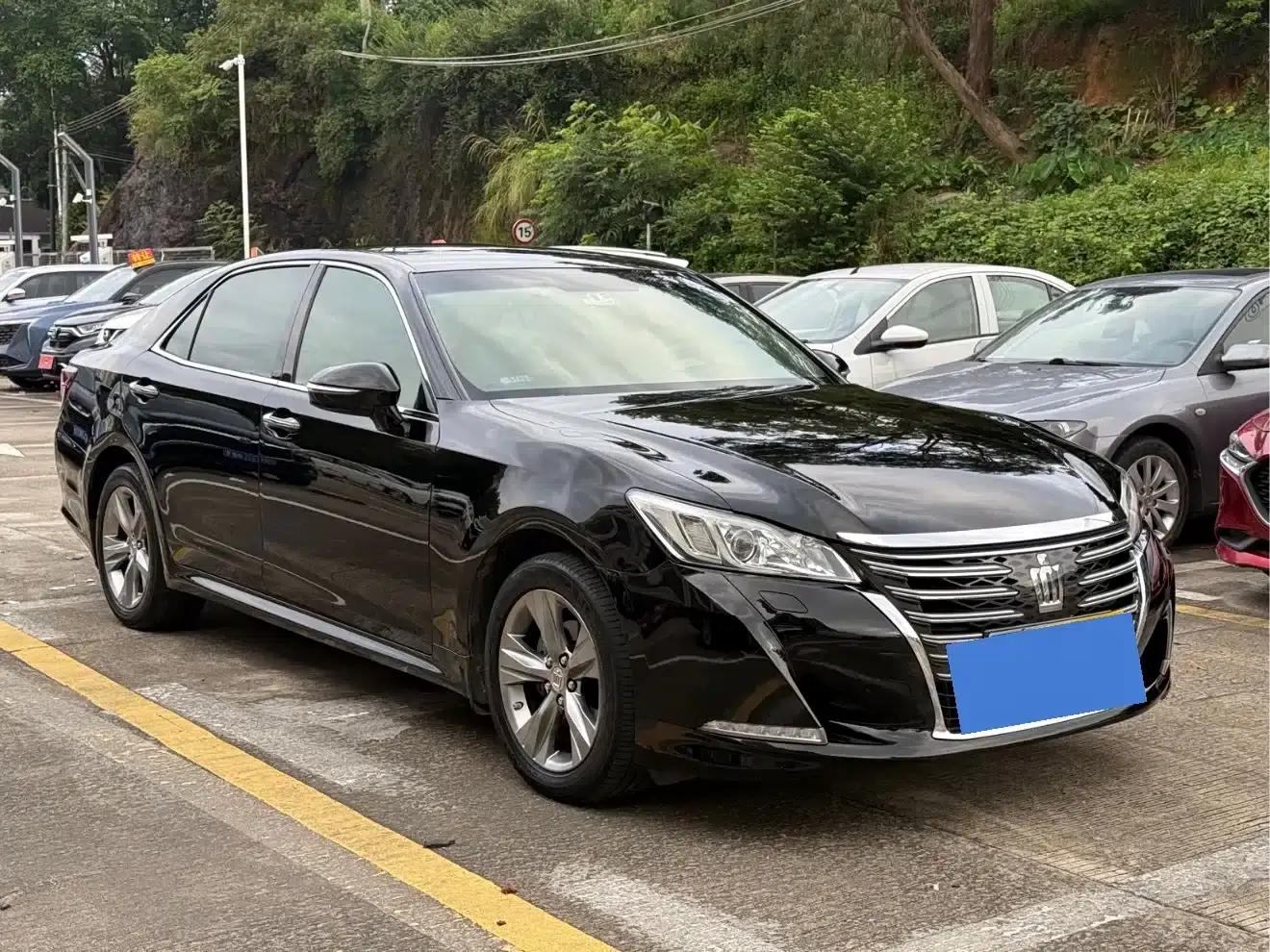 Crown 2015 2.5L Standard Edition — миниатюра 3