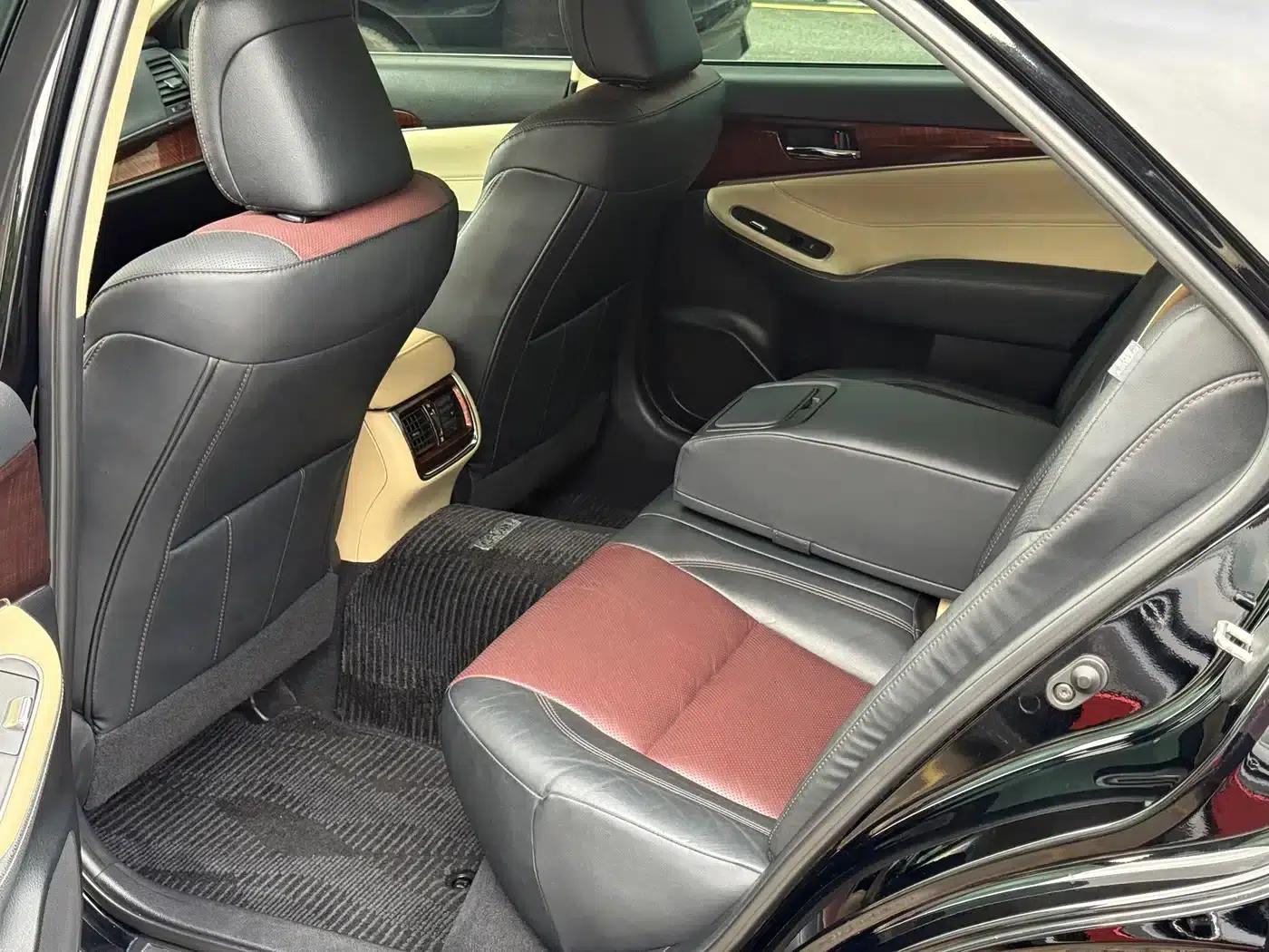 Crown 2015 2.5L Standard Edition — миниатюра 5