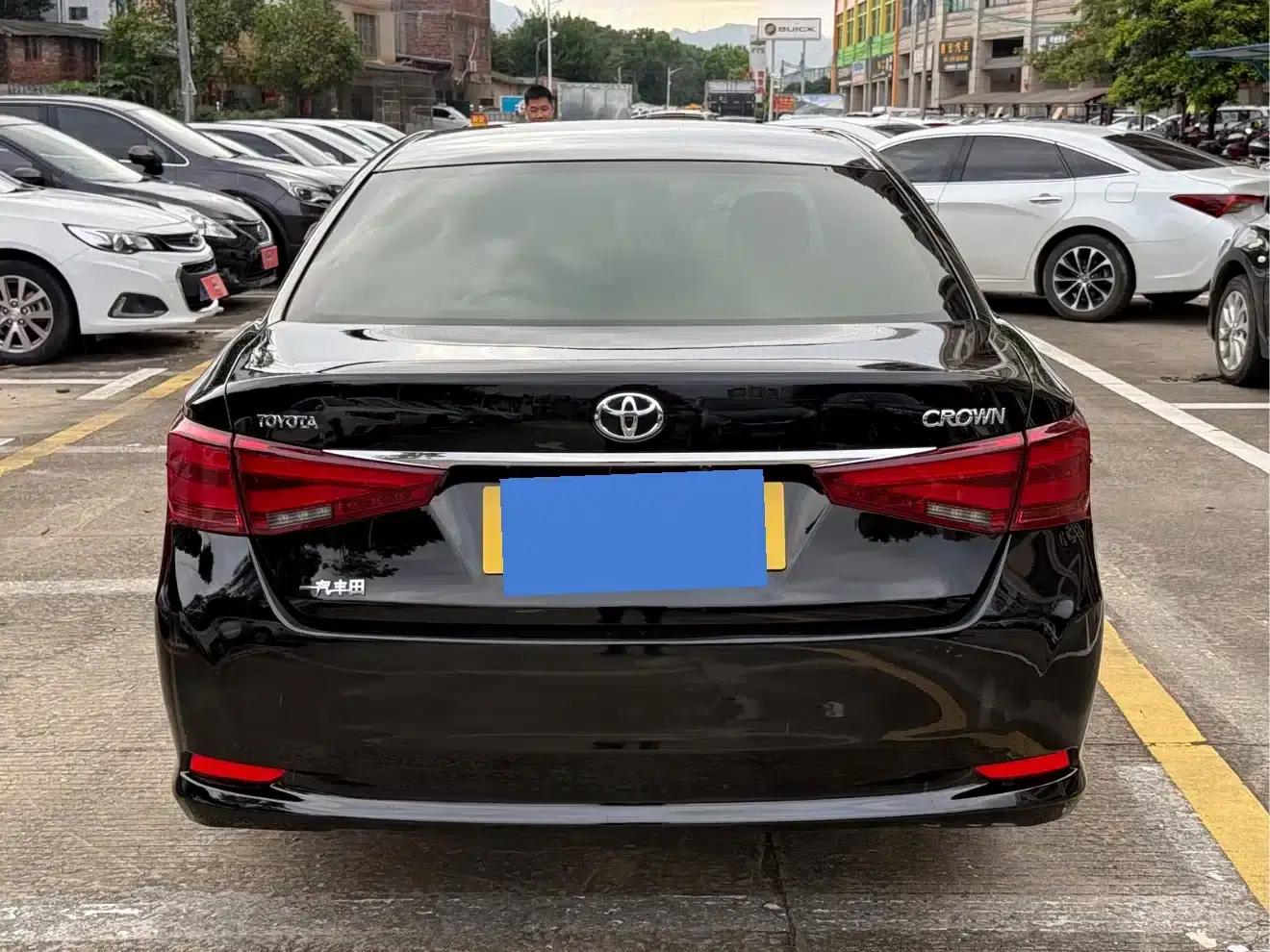 Crown 2015 2.5L Standard Edition — миниатюра 8