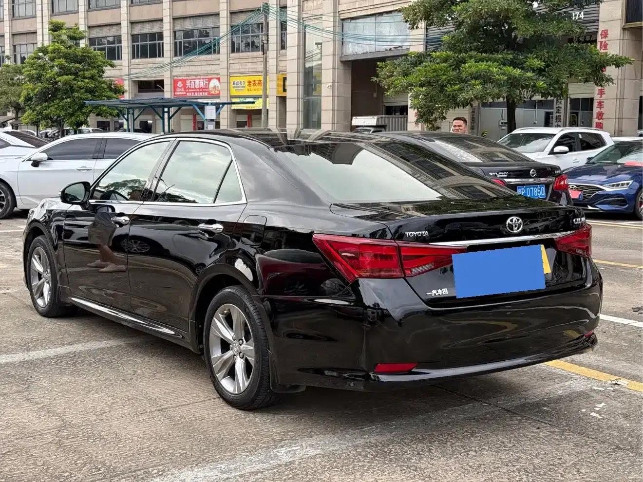Crown 2015 2.5L Standard Edition — миниатюра 9