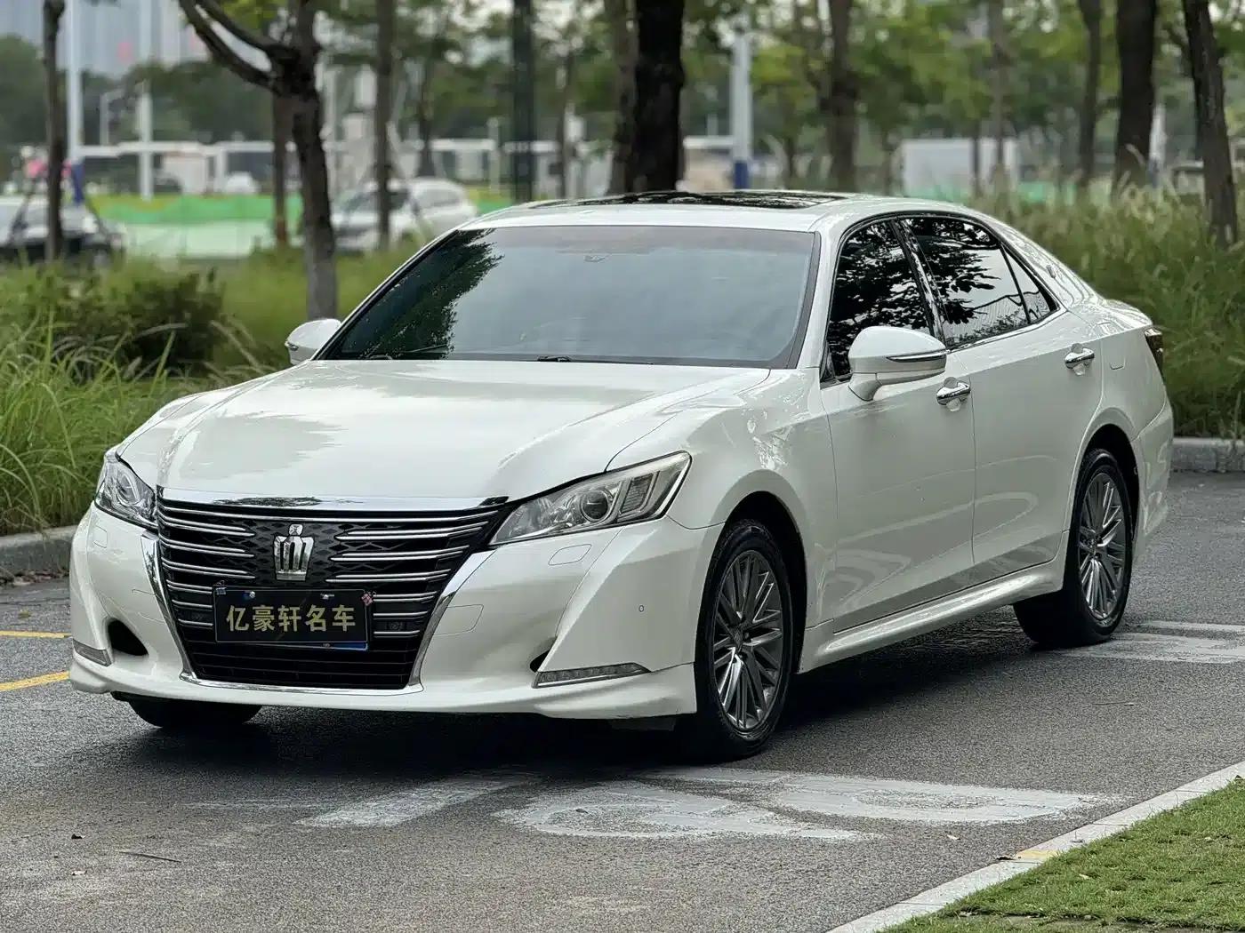 Crown 2017 2.0T Sport Edition — миниатюра 1