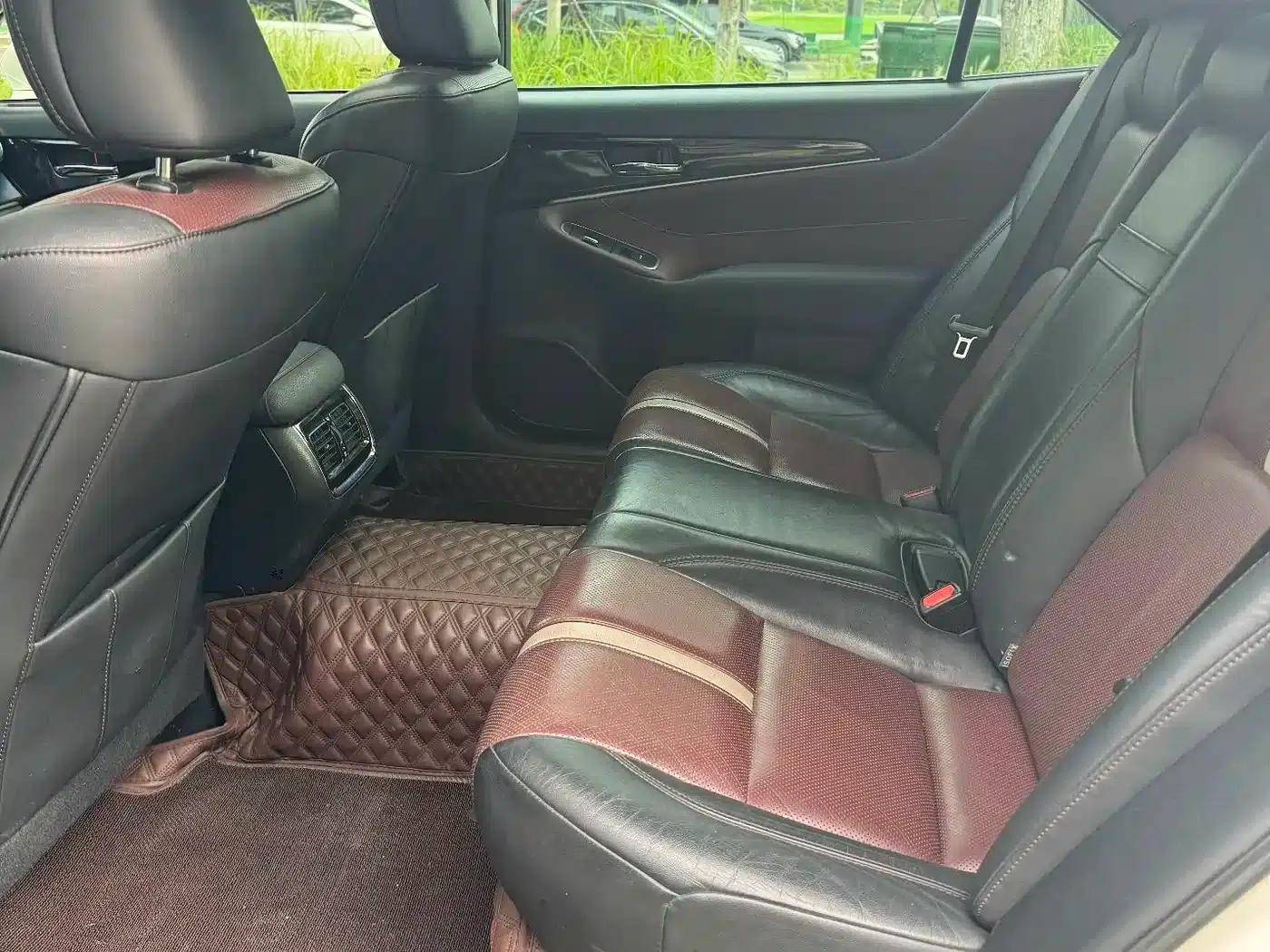 Crown 2017 2.0T Sport Edition — миниатюра 12