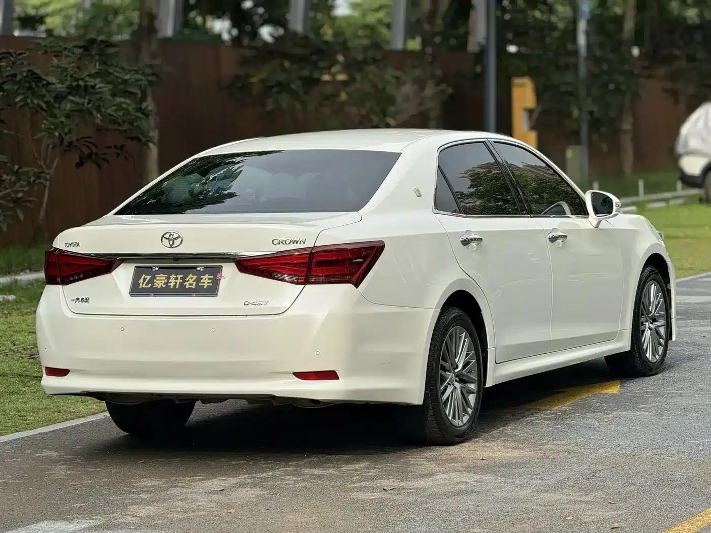 Crown 2017 2.0T Sport Edition — миниатюра 5