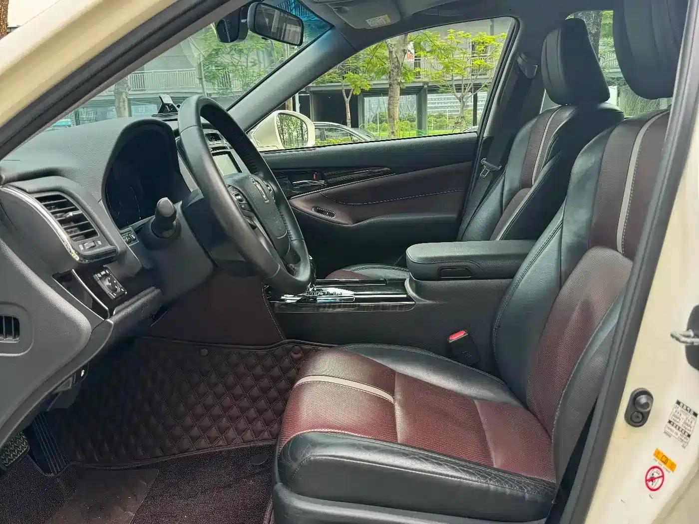 Crown 2017 2.0T Sport Edition — миниатюра 9