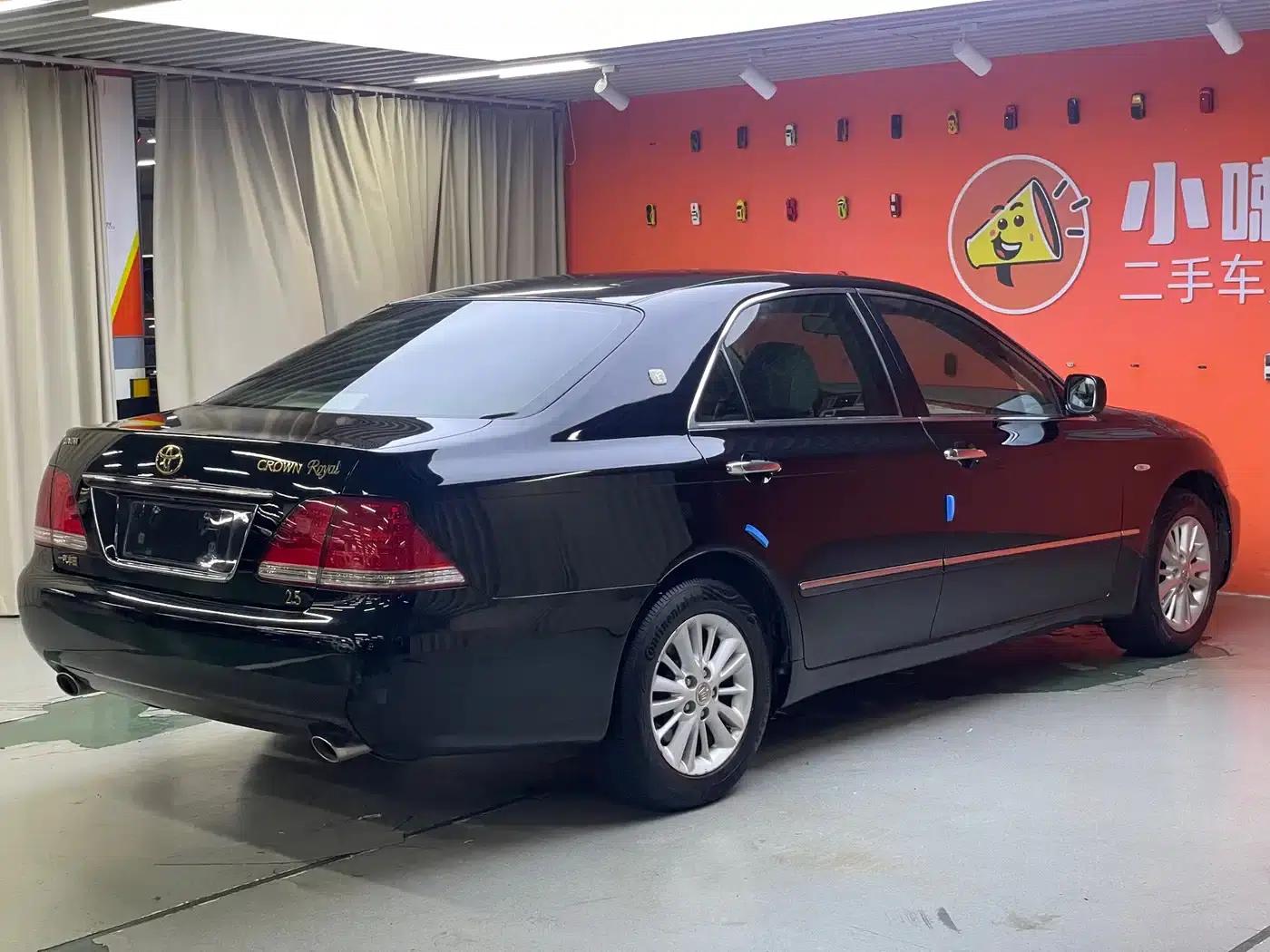 Crown 2007 2.5L Royal Special Edition — миниатюра 4