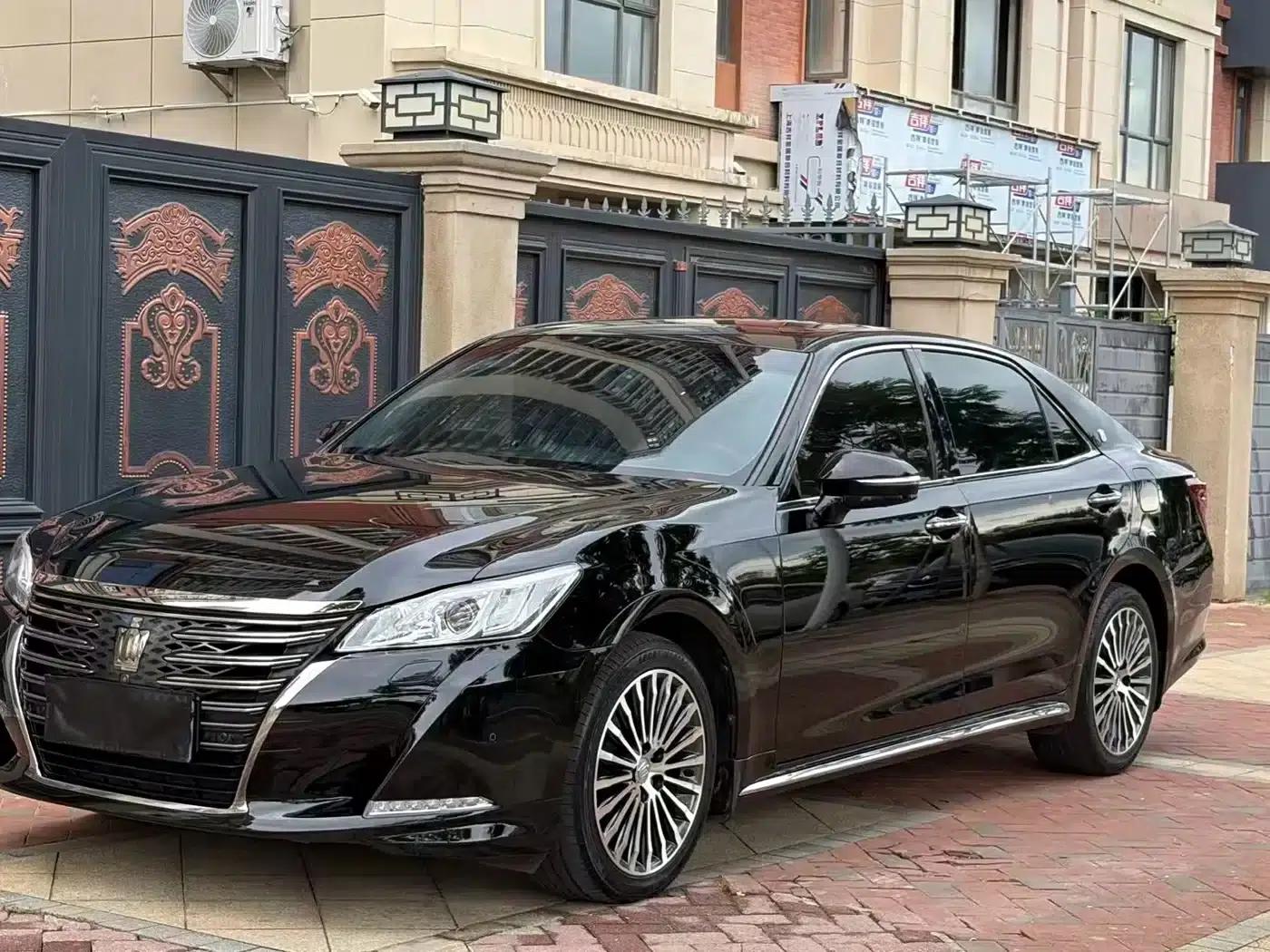 Crown 2018 2.0T Sport Edition — миниатюра 1