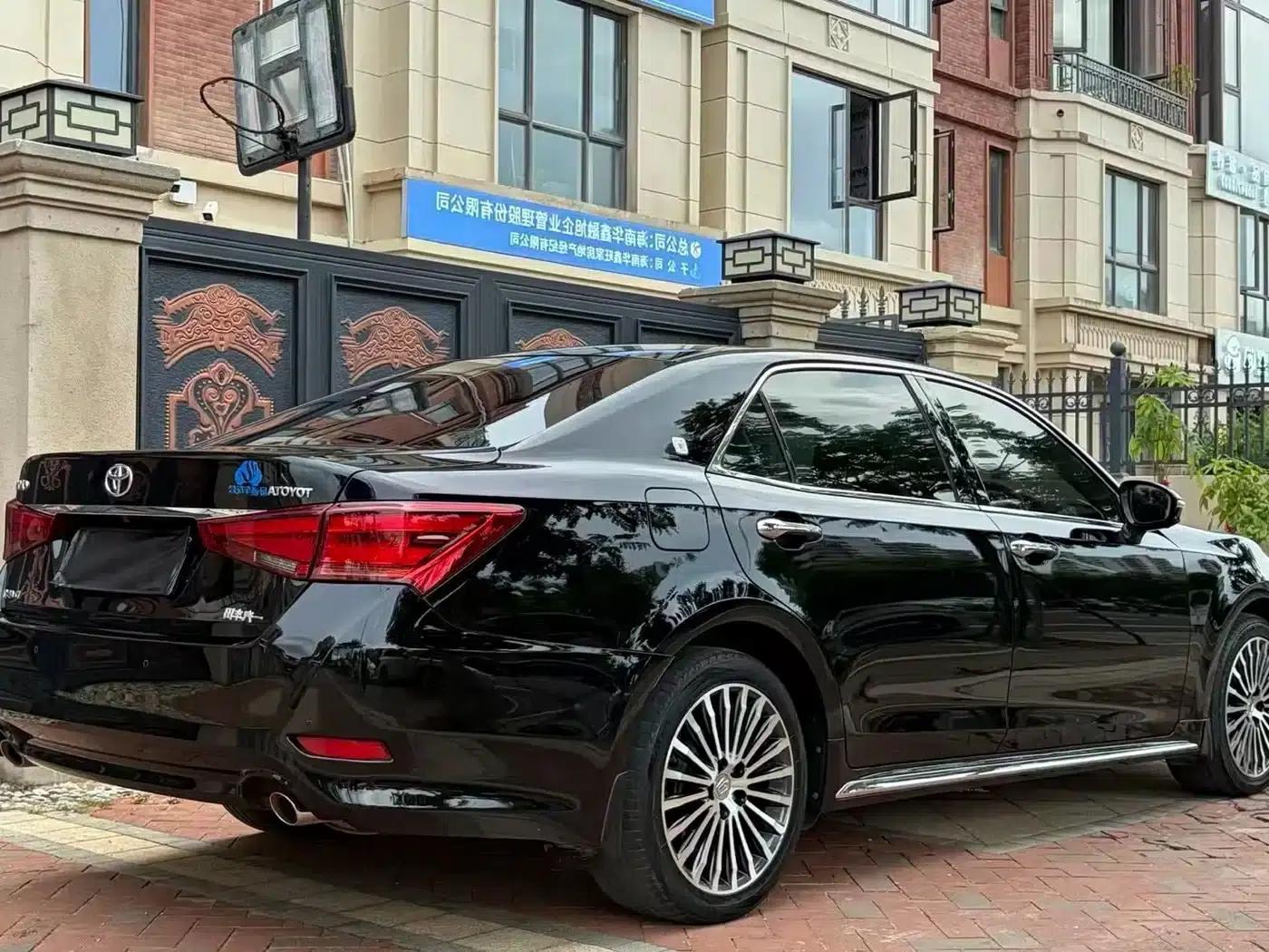 Crown 2018 2.0T Sport Edition — миниатюра 3
