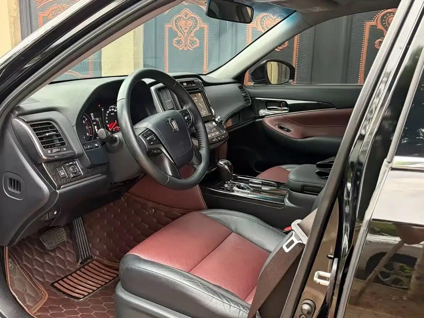 Crown 2018 2.0T Sport Edition — миниатюра 6