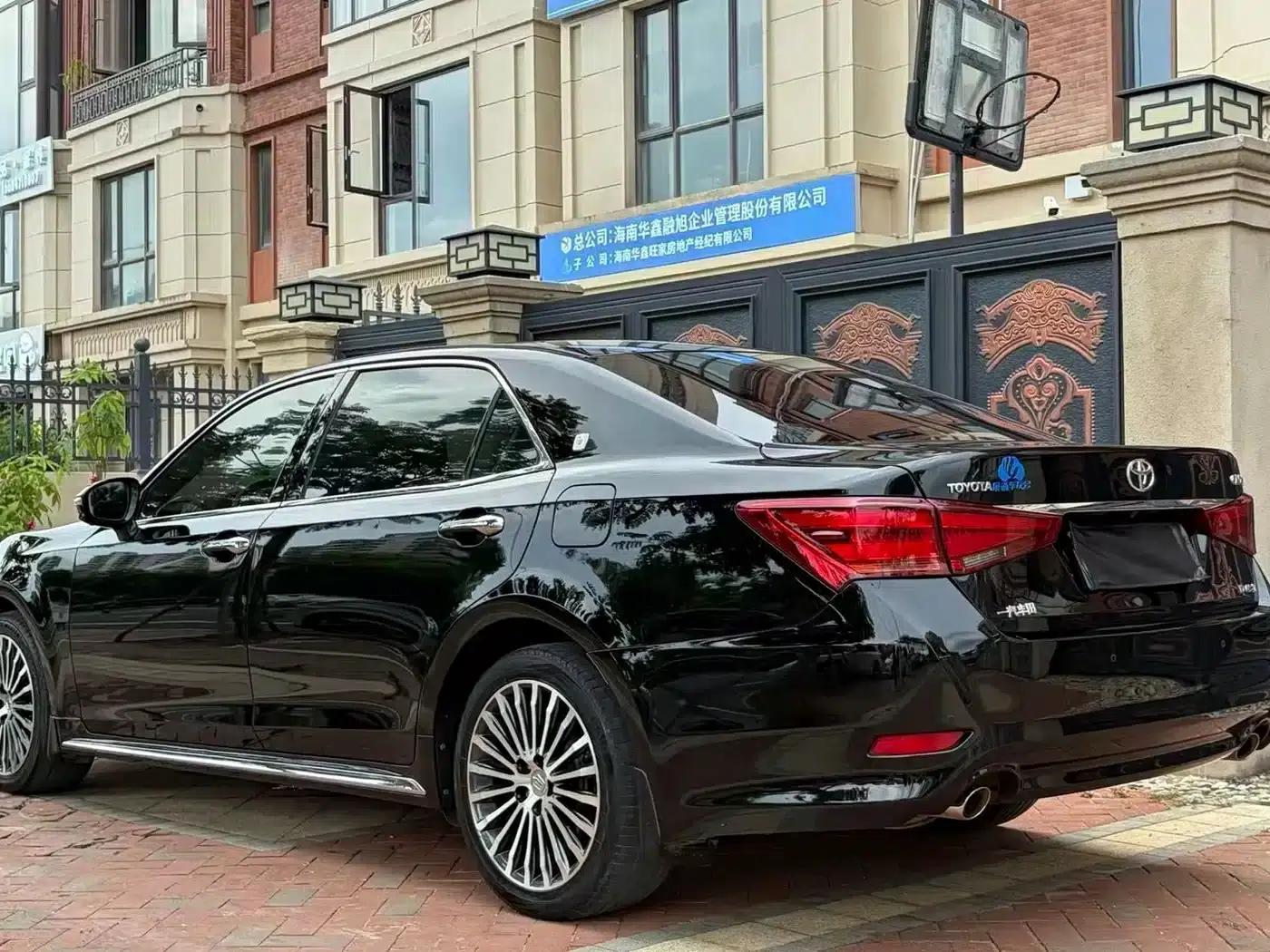 Crown 2018 2.0T Sport Edition — миниатюра 8