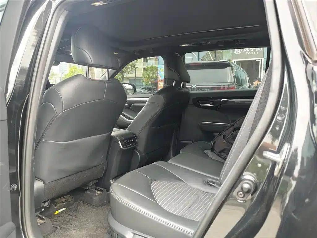 Crown Land Cruiser 2022 2.5L HEV 4WD Luxury Edition — миниатюра 5