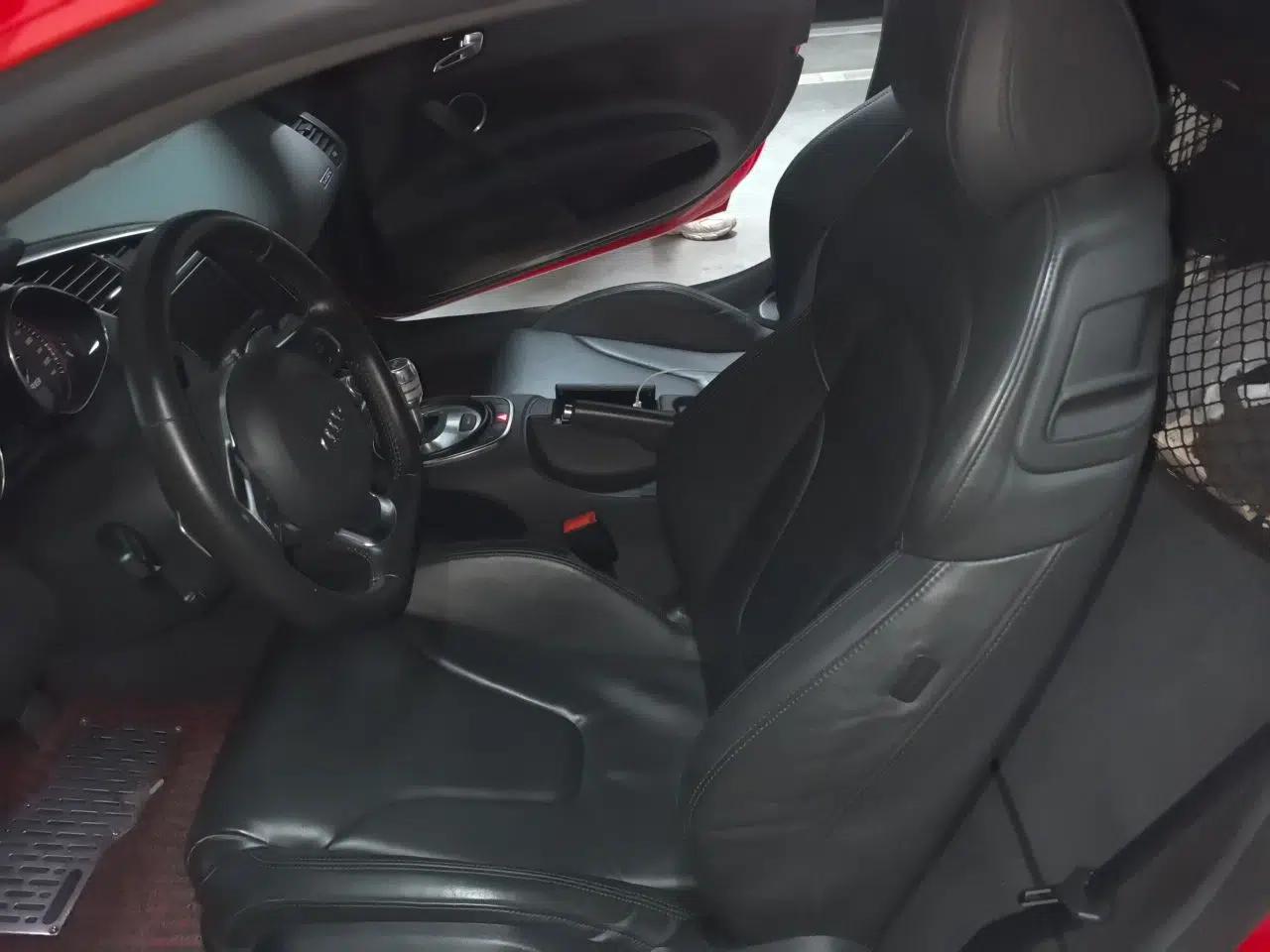 Audi R8 2010 5.2 FSI quattro — миниатюра 17