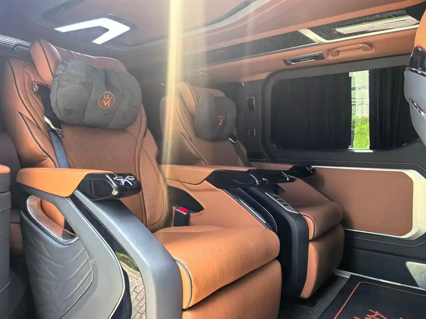 2023 HIACE 3.5L Automatic — миниатюра 11