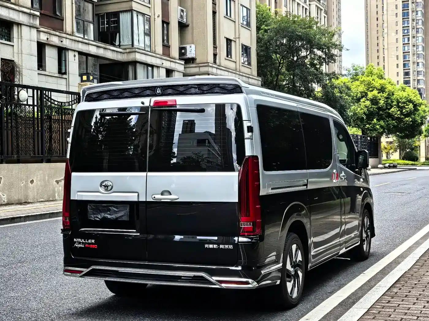 2023 HIACE 3.5L Automatic — миниатюра 4