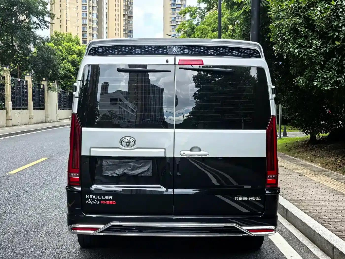 2023 HIACE 3.5L Automatic — миниатюра 5