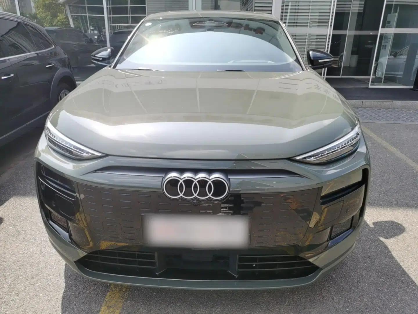 Audi Q6L Sportback e-tron 2026 First-Release Navigation Edition — миниатюра 2
