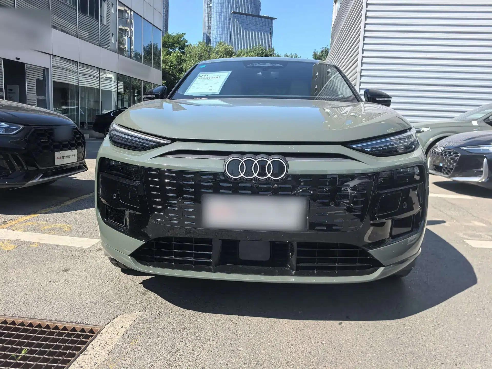 Audi Q6L Sportback e-tron 2026 First-Release Navigation Edition — миниатюра 13