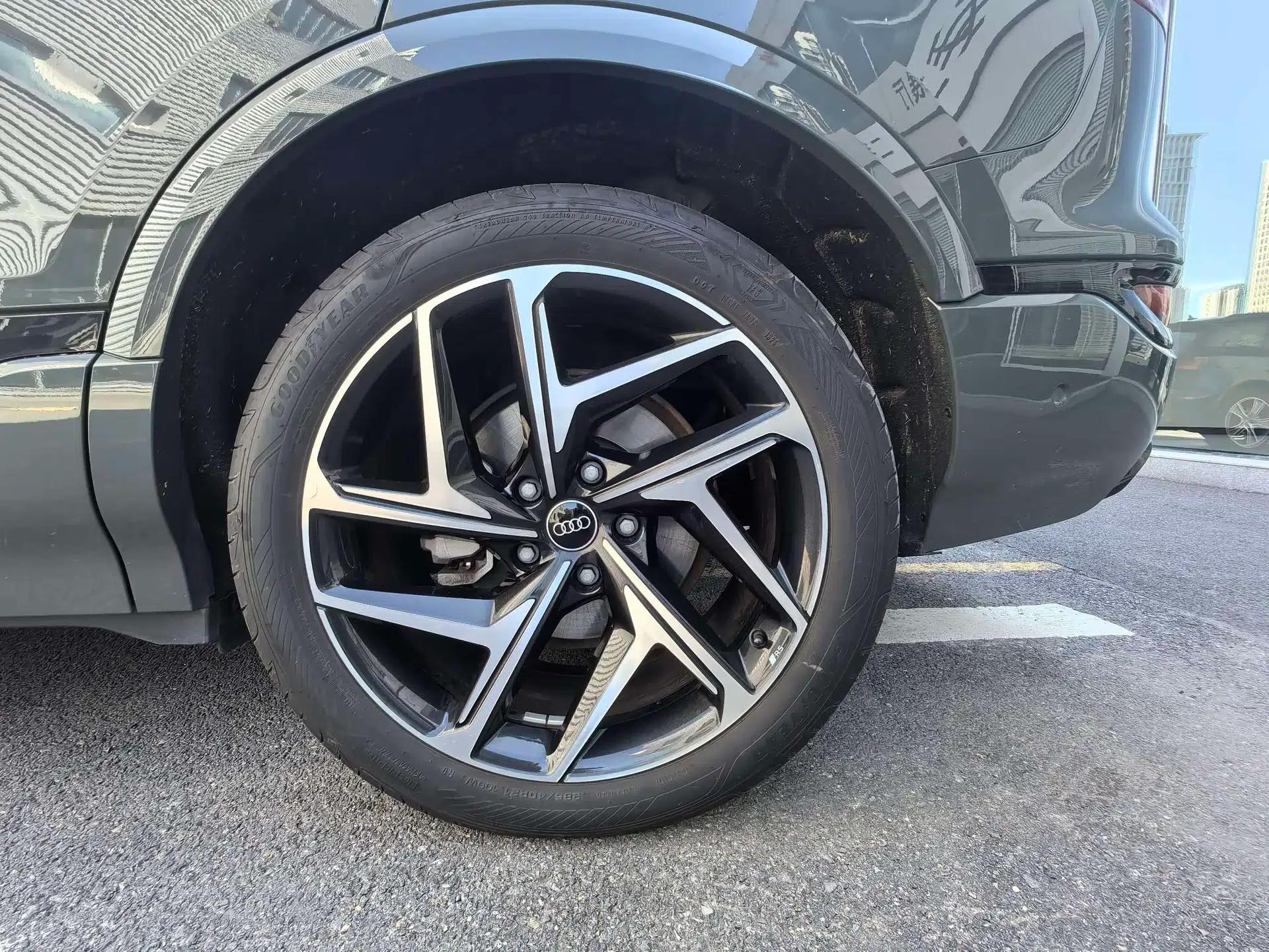 Audi Q6L Sportback e-tron 2026 First-Release Navigation Edition — миниатюра 17