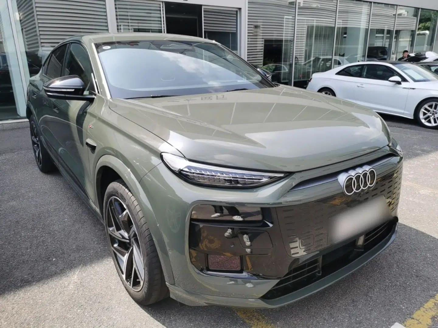 Audi Q6L Sportback e-tron 2026 First-Release Navigation Edition — миниатюра 3