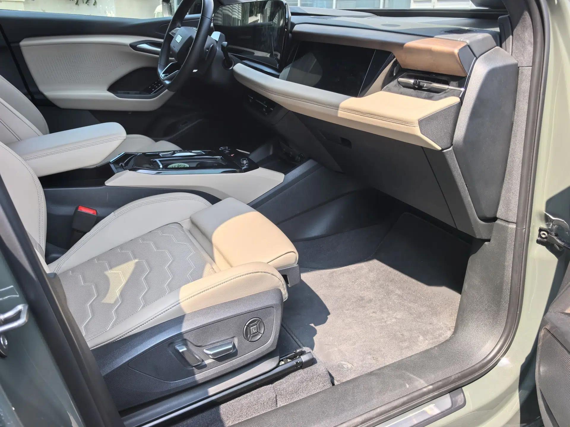 Audi Q6L Sportback e-tron 2026 First-Release Navigation Edition — миниатюра 31