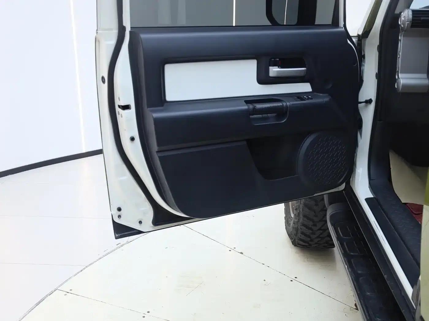 2019 FJ Cruiser 4.0L Middle East Edition — миниатюра 10