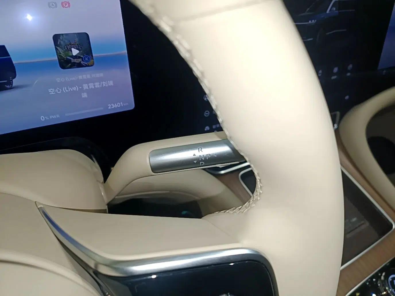 Hima AITO M9 2024 Range-Extended Ultra Version 42 kWh 6-Seater Model — миниатюра 16