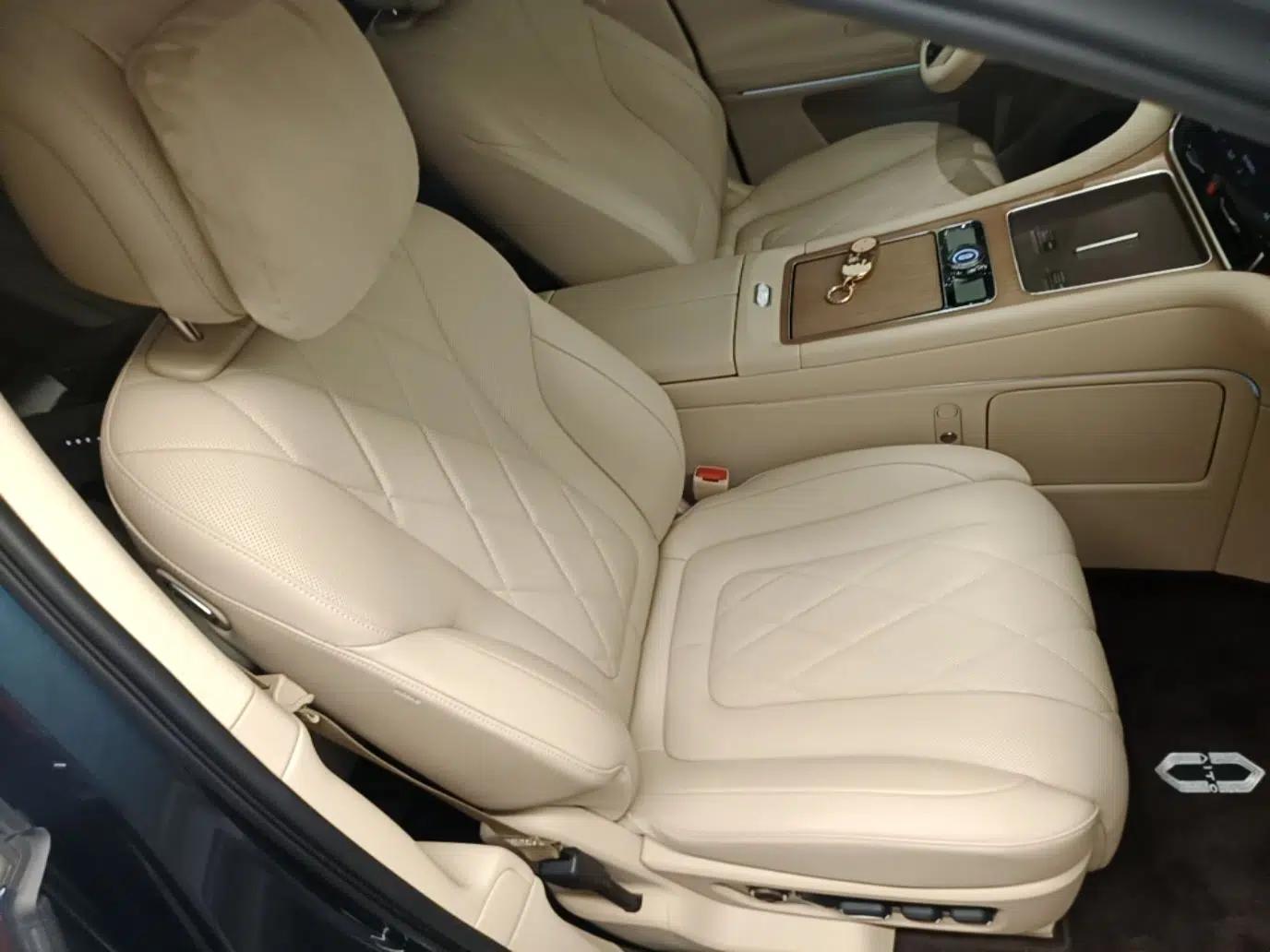 Hima AITO M9 2024 Range-Extended Ultra Version 42 kWh 6-Seater Model — миниатюра 19