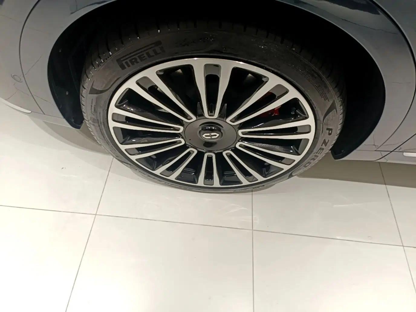 Hima AITO M9 2024 Range-Extended Ultra Version 42 kWh 6-Seater Model — миниатюра 10