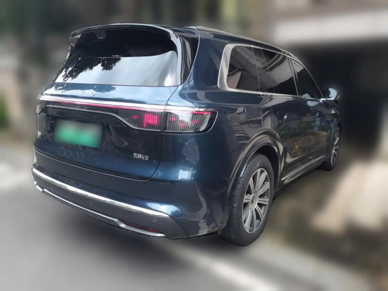 Hima AITO M8 2025 Extended-Range Ultra Version 53.4 kWh 6-Seater Edition — миниатюра 6