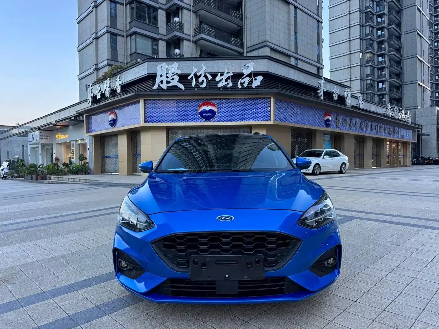 2020 Ford Focus Sedan EcoBoost 180 Automatic ST Line — миниатюра 2
