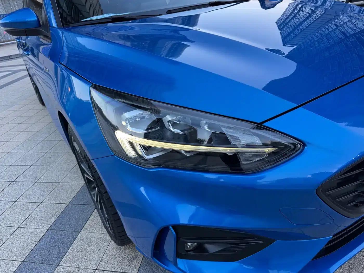 2020 Ford Focus Sedan EcoBoost 180 Automatic ST Line — миниатюра 6