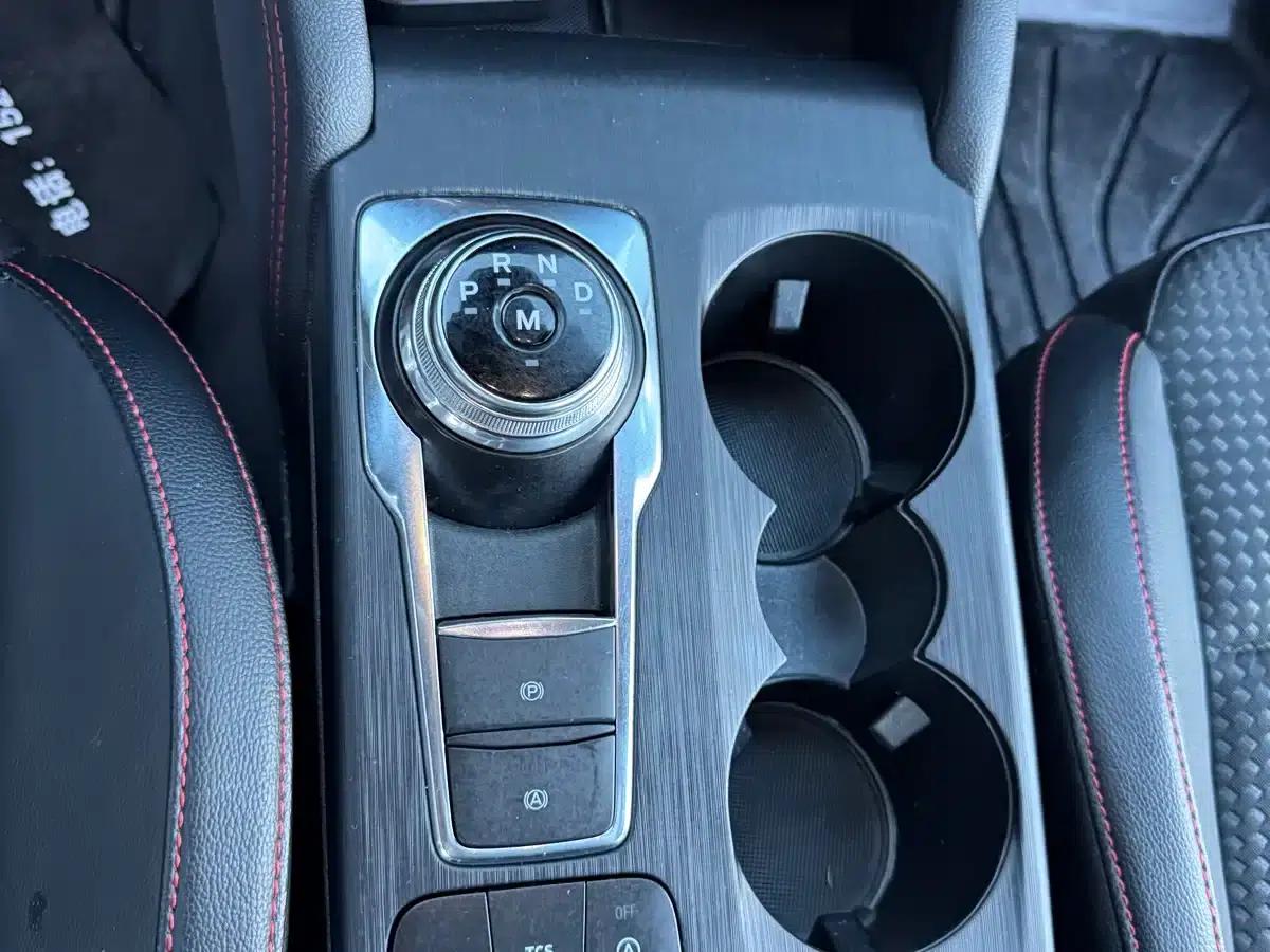 2020 Ford Focus Sedan EcoBoost 180 Automatic ST Line — миниатюра 10