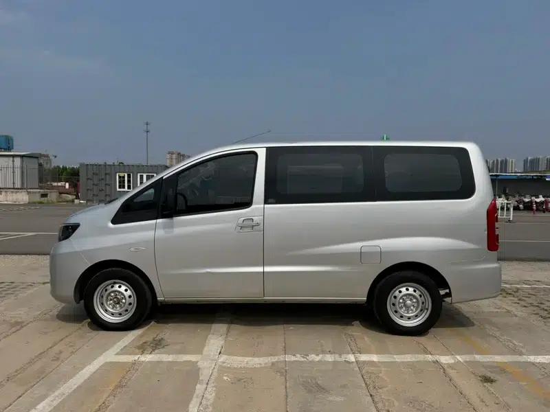 Refine M3 2018 1.6L Express Edition 5-seater — миниатюра 3