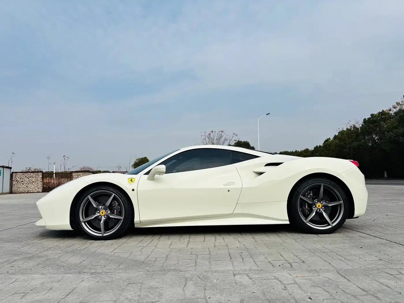 2015 Ferrari 488 GTB — миниатюра 3