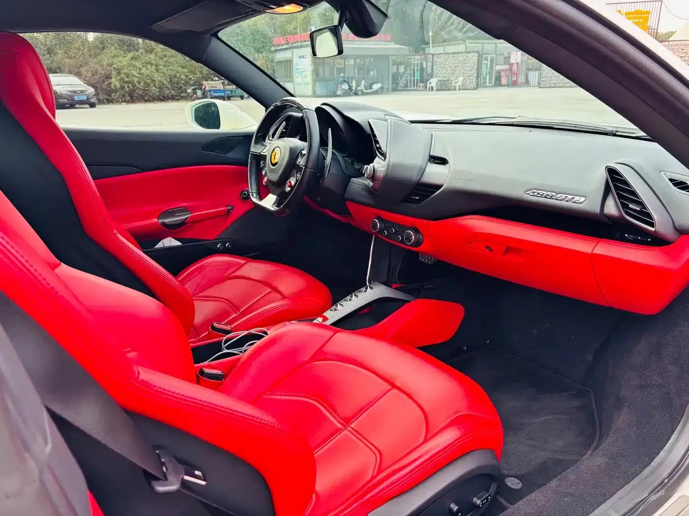 2015 Ferrari 488 GTB — миниатюра 5